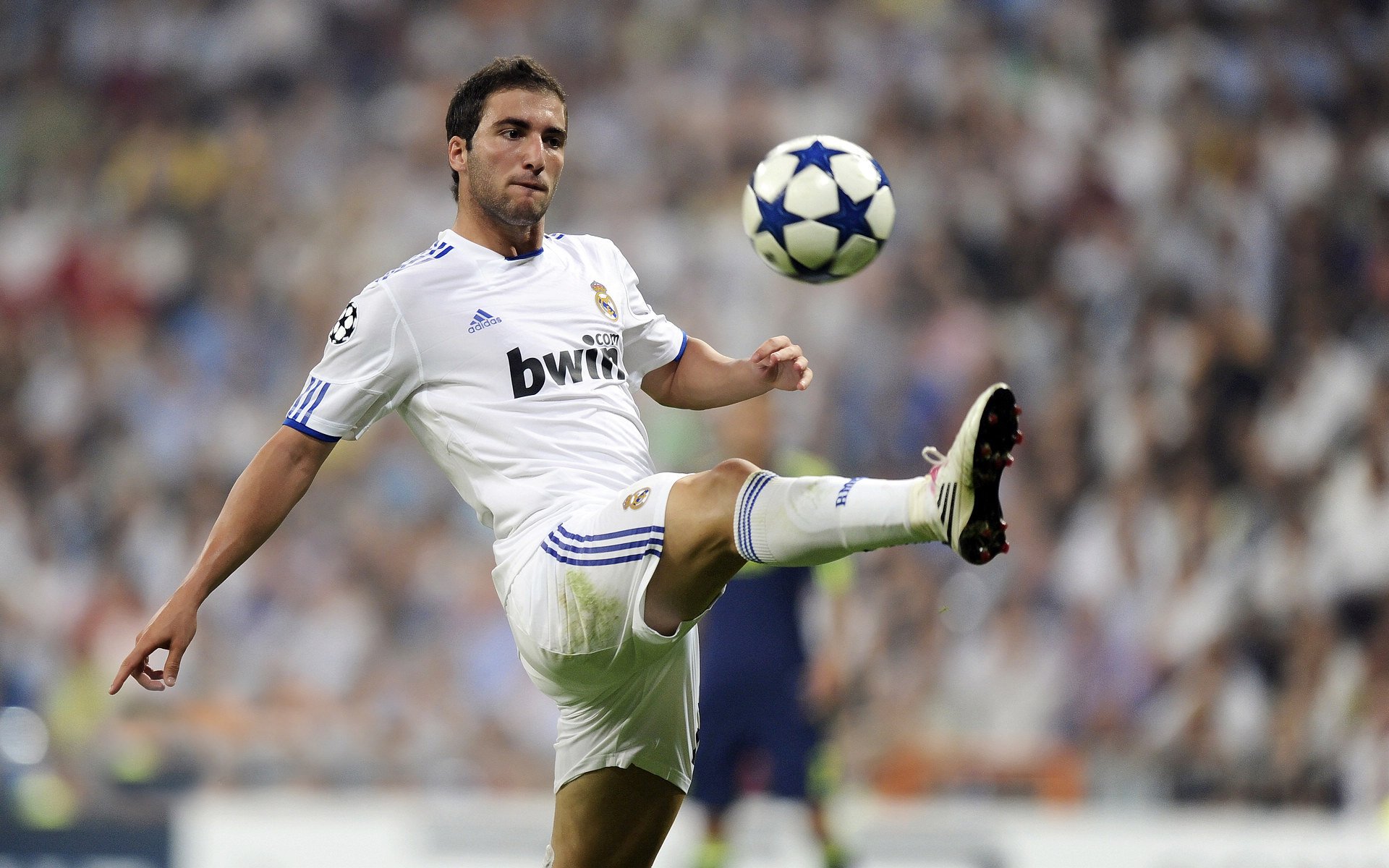 mk体育app-中国足球门将二次反应时间评估，门将二次触球怎么判罚